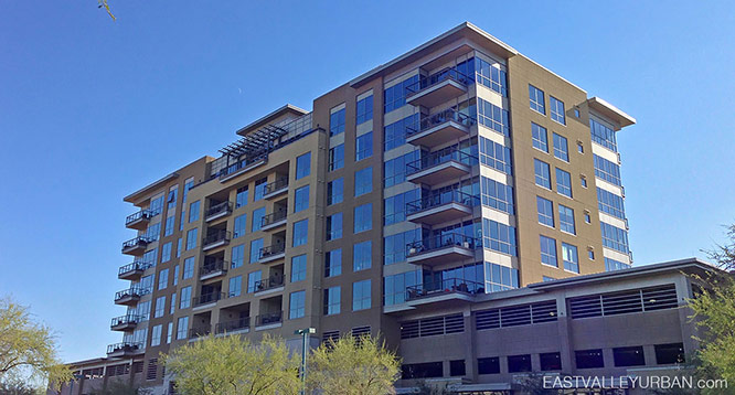 Exterior view The Plaza Lofts building at Kierland in Scottsdale