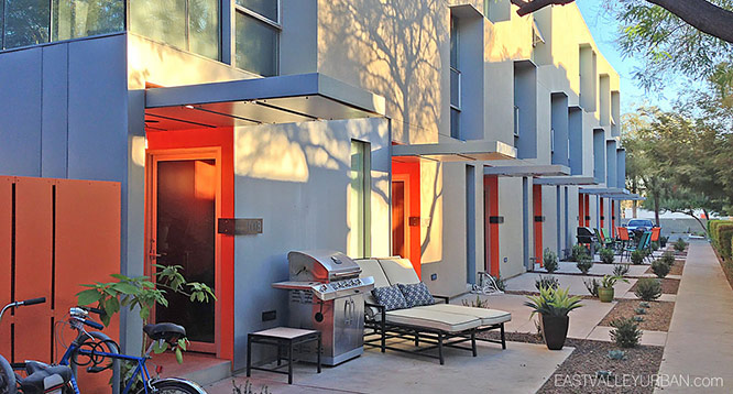 Front courtyard view of The Duke in Scottsdale